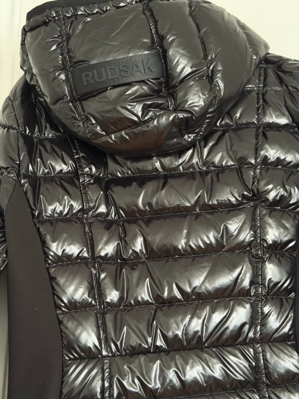 RUDSAK COSETTE C WOMEN'S  BLACK GLOSSY LIGHTWEIGHT DOWN JACKET size small (4-6)